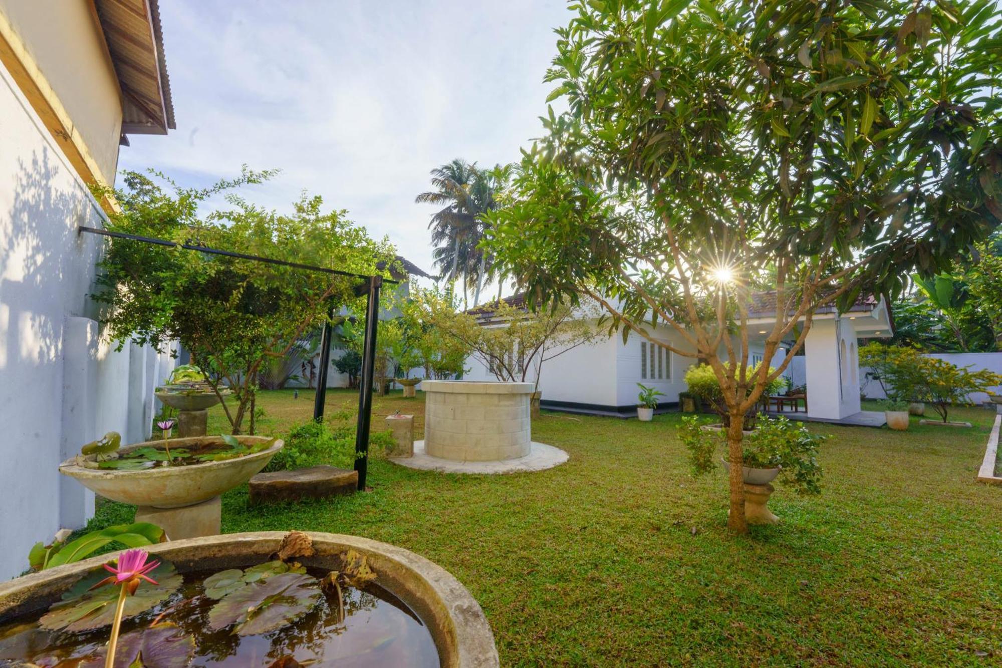 The Embrace Villa Матара Екстериор снимка